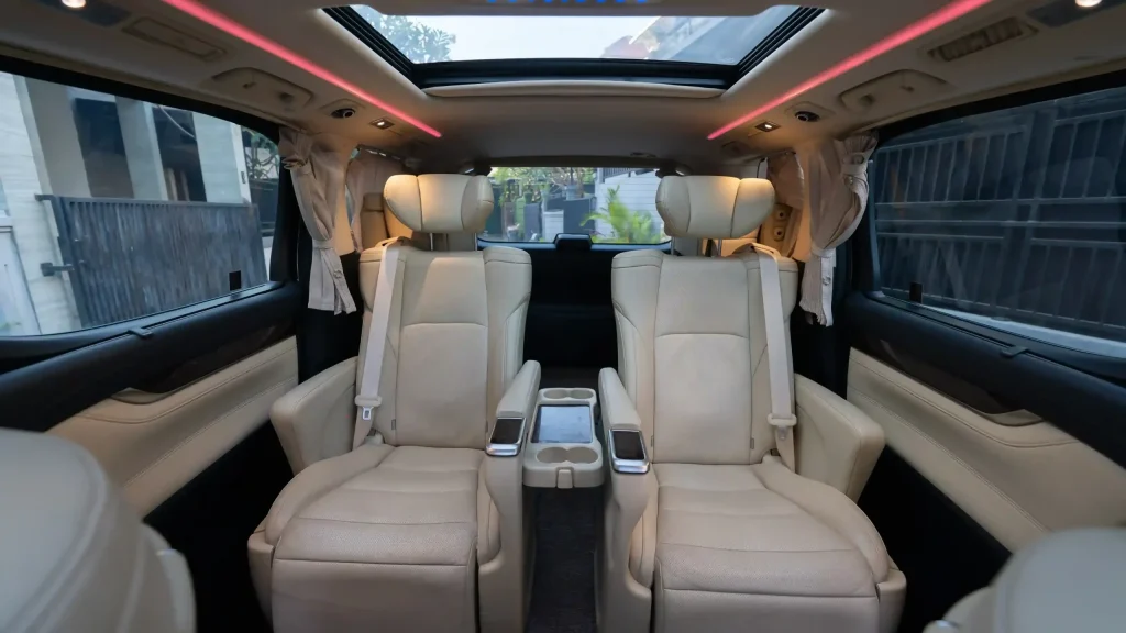 Toyota Alphard VIP專車航空座椅實照 — 直接預訂快速通關連接送服務嘅專車