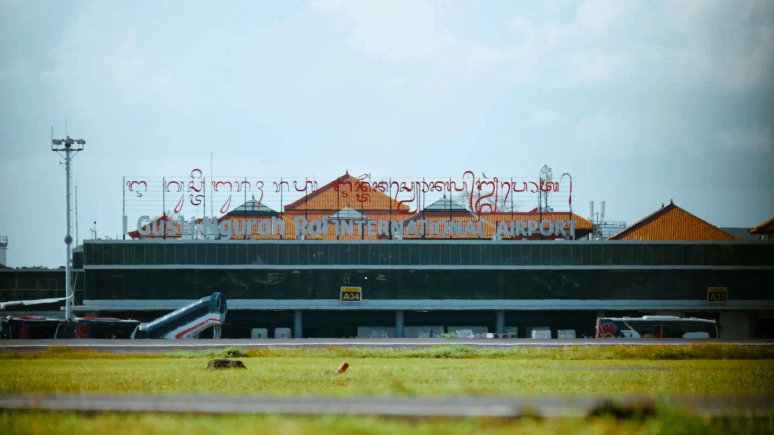 峇里島伍拉賴國際機場（Ngurah Rai International Airport）外觀 — 安寧日當日機場全日停運
