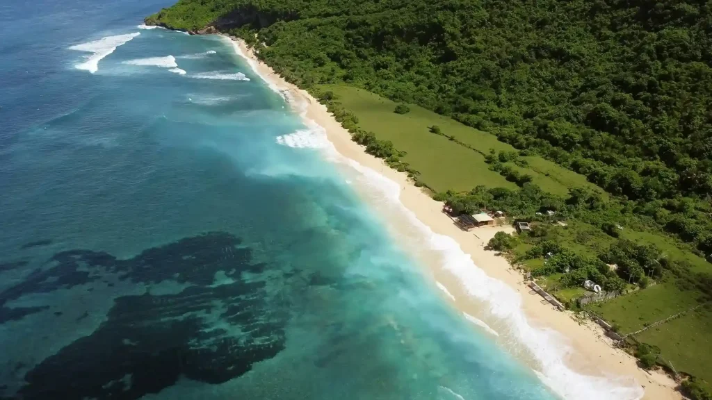 峇里島烏魯瓦圖Nyang Nyang海灘航拍 — 公眾假期長週末快閃好去處